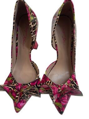 Betsy Johnson Noble Bow Pump Pink Leopard patent Leather Sculpted Bow size 10M